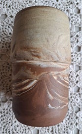 Listing 1 of 5 for Te Rona matte pot - 13cms x 6.5cms approx