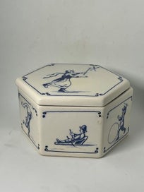 Listing 2 of 9 for Vintage Delft Holland Hexagon Regina Lidded Trinket Box