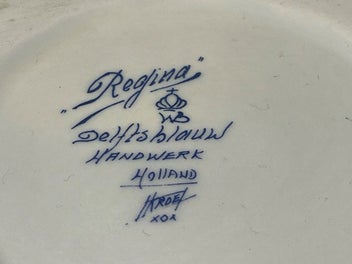 Listing 4 of 9 for Vintage Delft Holland Hexagon Regina Lidded Trinket Box