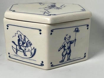 Listing 5 of 9 for Vintage Delft Holland Hexagon Regina Lidded Trinket Box