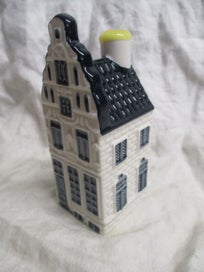 Listing 2 of 4 for KLM2 6976 - KLM Delft Blue Miniature House - No 10