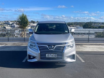 Nissan Elgrand 2014 photo 5