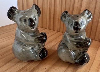 Listing 1 of 5 for Vintage Australian Darbyshire Pottery Koala Salt & Pepper Shakers