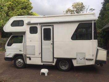 Mazda Titan 5 berth motorhome