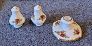 Listing 11 of 16 for Royal Albert Old Country Roses - 74 pieces