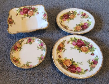 Listing 7 of 16 for Royal Albert Old Country Roses - 74 pieces