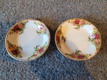 Listing 6 of 16 for Royal Albert Old Country Roses - 74 pieces