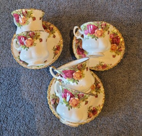 Listing 4 of 16 for Royal Albert Old Country Roses - 74 pieces