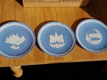 Listing 1 of 7 for Wedgwood Jasperware Christmas Plates large x3