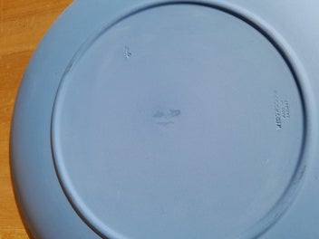 Listing 7 of 7 for Wedgwood Jasperware Christmas Plates large x3