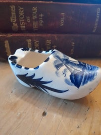 Listing 1 of 1 for Deft clog ashtray