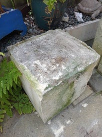 Listing 2 of 5 for Oamaru Stone Blocks. Pickup is Paraparaumu Beach.