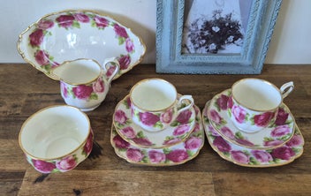 Listing 2 of 3 for Beautiful Royal Albert Old English Roses Teaset for two