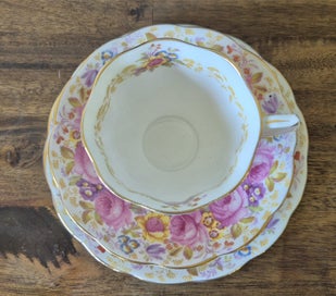 Listing 3 of 3 for Gorgous Royal Albert Serena Trio
