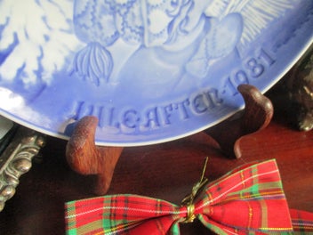 Listing 3 of 5 for Rare B&G Danish Blue Christmas Plate 1981 – Feeding the Needy
