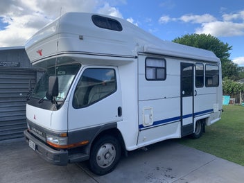 2004 Mitsubishi Canter
