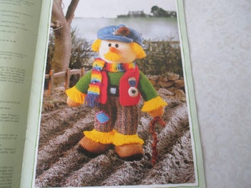 Listing 3 of 9 for Jean Greenhowe's Book - Scarecrow Family