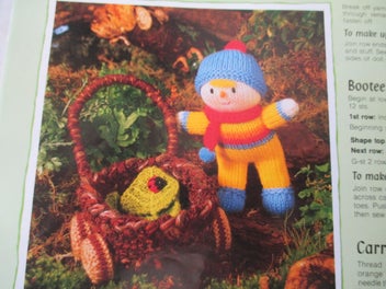 Listing 7 of 9 for Jean Greenhowe's Book - Scarecrow Family
