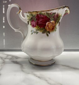 Listing 4 of 14 for Royal Albert Old Country Roses Sugar Bowl & Milk Jug / Creamer