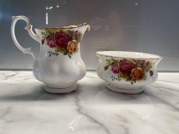 Listing 1 of 14 for Royal Albert Old Country Roses Sugar Bowl & Milk Jug / Creamer