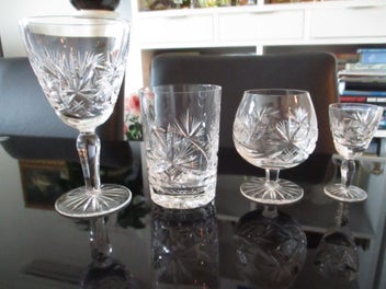 Listing 14 of 17 for Crystal glasses x 25
