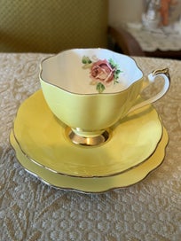 Listing 1 of 5 for Antique QUEEN ANNE Cup and Saucers Tea Set