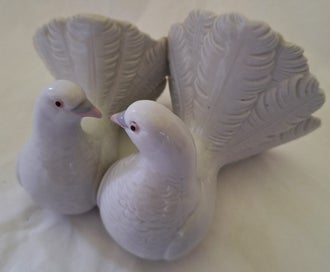 Listing 5 of 15 for +++ CHARMING " LLADRO -SPAIN COUPLE OF DOVES" FIGURINE +++