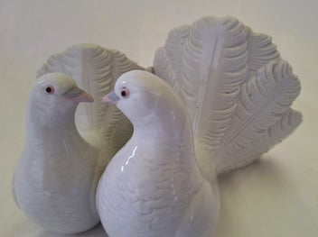 Listing 9 of 15 for +++ CHARMING " LLADRO -SPAIN COUPLE OF DOVES" FIGURINE +++