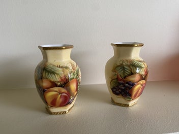 Listing 4 of 4 for Aynsley bud vases