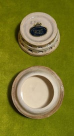 Listing 2 of 6 for Small Capodimonte trinket dish, made in Italy