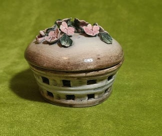 Listing 4 of 6 for Small Capodimonte trinket dish, made in Italy