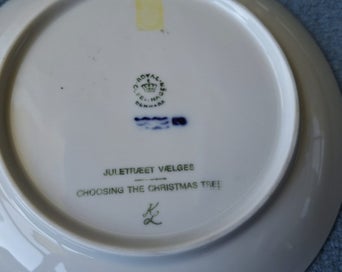 Listing 4 of 6 for +++ SCANDINAVIIAN " ROYAL COPENHAGEN - CHOOSING XMAS TREE" PLATE +++
