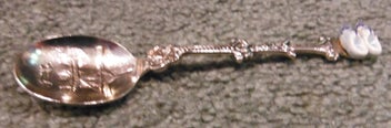 Listing 2 of 4 for Souvenir spoon with Delft porcelain clogs on handle
