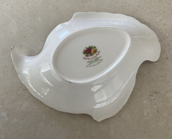Listing 3 of 6 for Royal Albert Old Country Roses Leaf Dish