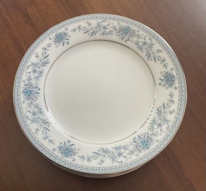Listing 5 of 9 for Contemporary Noritake Blue Note Dinner Set