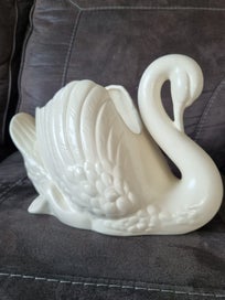 Listing 9 of 9 for Large Crown Lynn Swan 170