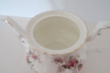 Listing 3 of 8 for ***ROYAL ALBERT LAVENDER ROSE TEAPOT AND TEAPOT STAND***