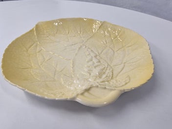Listing 1 of 3 for Carlton Ware Foxglove Leaf Dish