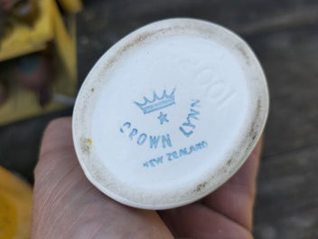 Listing 3 of 7 for Vintage Crown Lynn Small Spiked Vase - Shape 2001