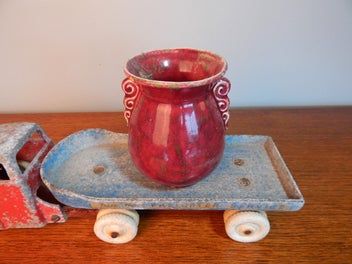 Listing 3 of 4 for =STUNNING Ambrico Era CROWN LYNN Mini “Rhubarb” Vase 130.=