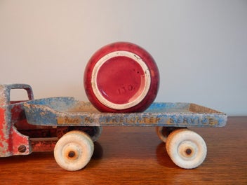 Listing 4 of 4 for =STUNNING Ambrico Era CROWN LYNN Mini “Rhubarb” Vase 130.=