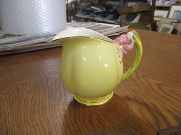 Listing 1 of 7 for POR6 1811 - Royal Winton Grimwades Tiger Lily creamer or milk jug