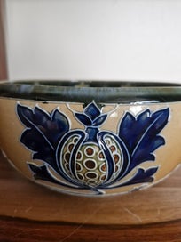 Listing 4 of 12 for Royal Doulton Lambeth “Art Union of London” Bowl – Mark V. Marshall c.1895–1890