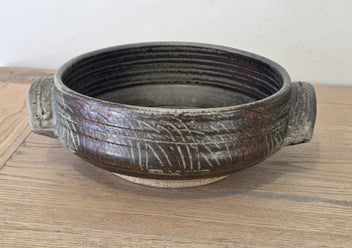 Listing 1 of 13 for Superb John Lawrence (NZ) Pottery Bowl - Stamped