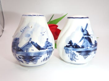 Listing 1 of 6 for Blue Delft Salt & Pepper Shakers - Made in Holland