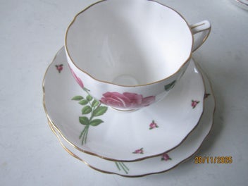 Listing 1 of 2 for Colclough "Regal Rose" Trio
