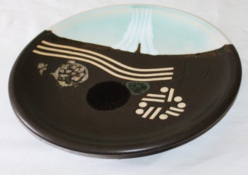 Listing 1 of 18 for +++ SUPERB "BRIAN GARTSIDE - WAIKATO RIVER THEME " POTTERY WALL CHARGER +++