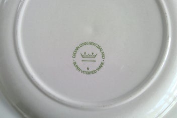 Listing 5 of 11 for Rare Crown Lynn Plate