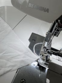 Listing 2 of 3 for Bernina L460 Overlocker as new