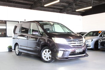 Nissan Serena 2013 photo 2